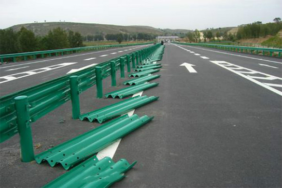 扬州波形护栏的维护与管理确保道路安全的关键步骤